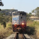 Granleiro vazio parado no KM764+500